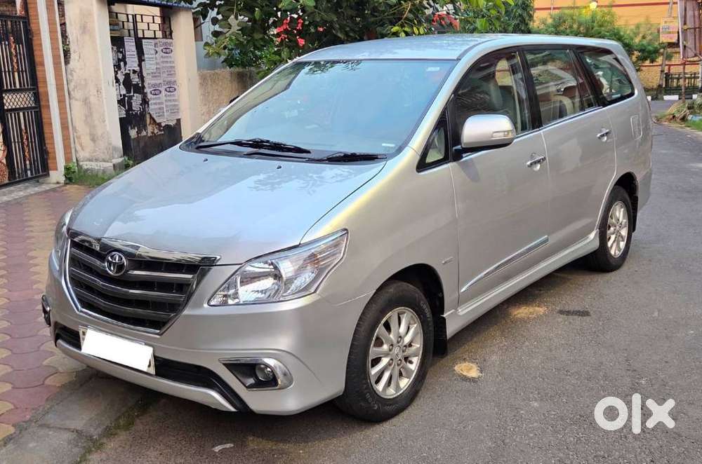 Toyota Innova 2.5 Vx 8 Seater Bs Iv, 2015, Diesel