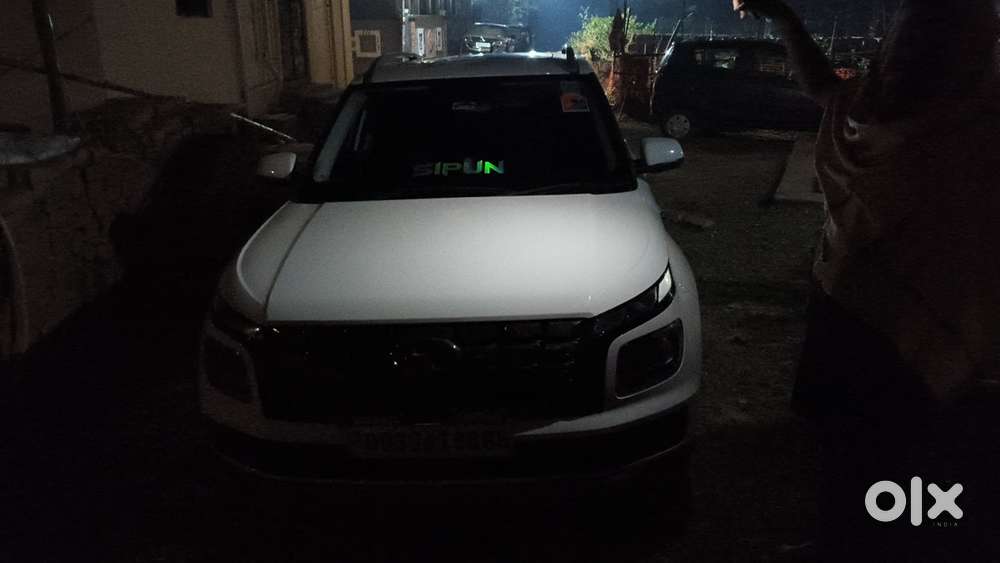 Hyundai Venue Petrol 2025