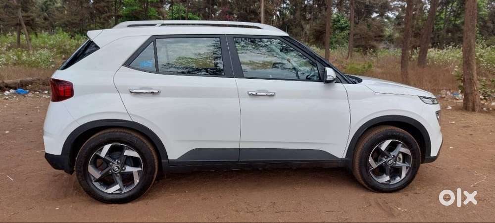 Hyundai Venue 2020 Petrol Well Maintained