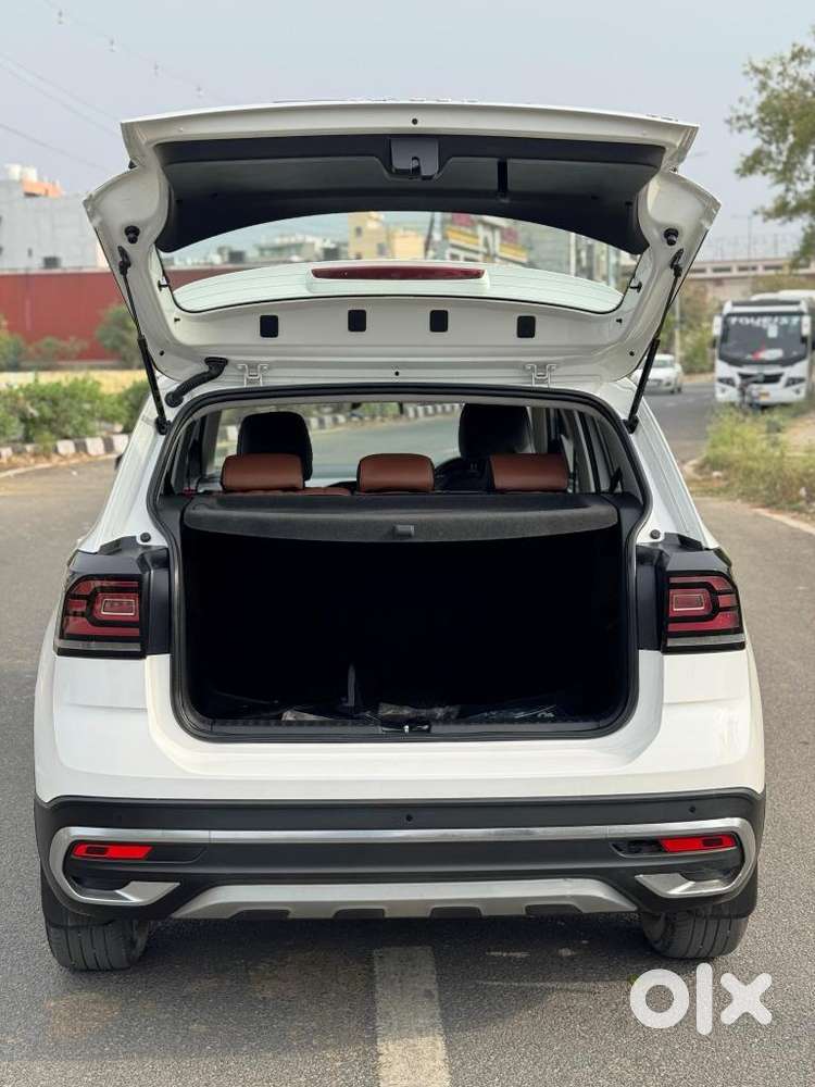 Volkswagen Taigun 1.0 Tsi Highline At, 2022, Petrol