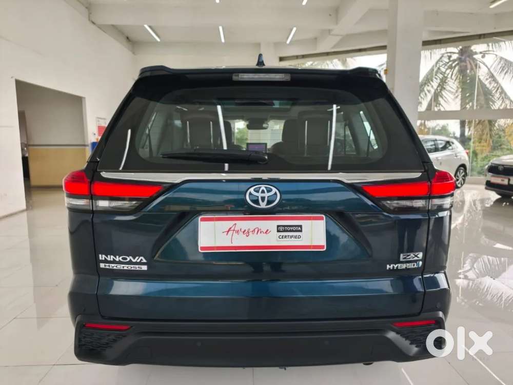 Toyota Innova Hycross 2.0 Zx (o) Hybrid 7 Str, 2024, Petrol
