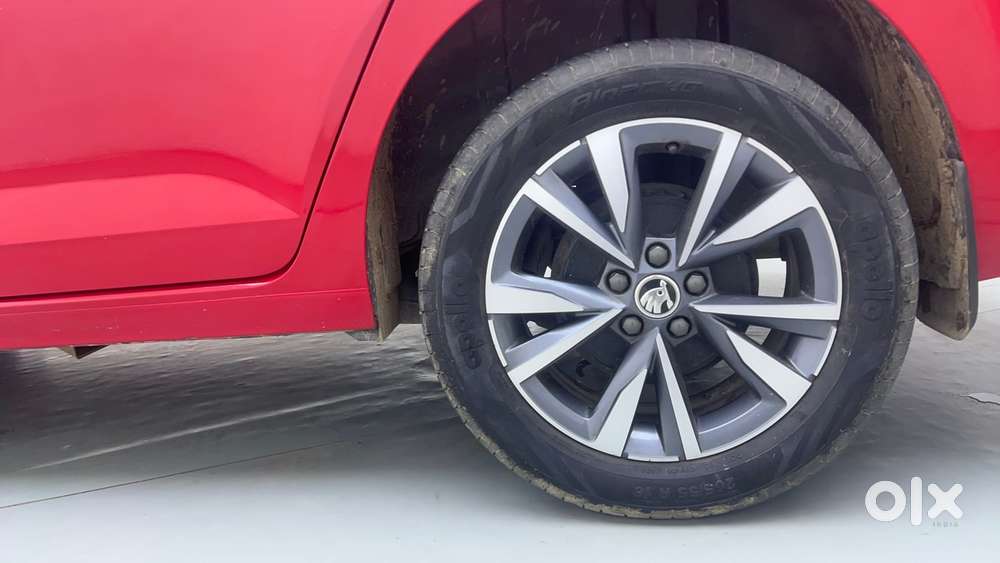 Skoda Slavia Style 1.0l Tsi Mt, 2024, Petrol