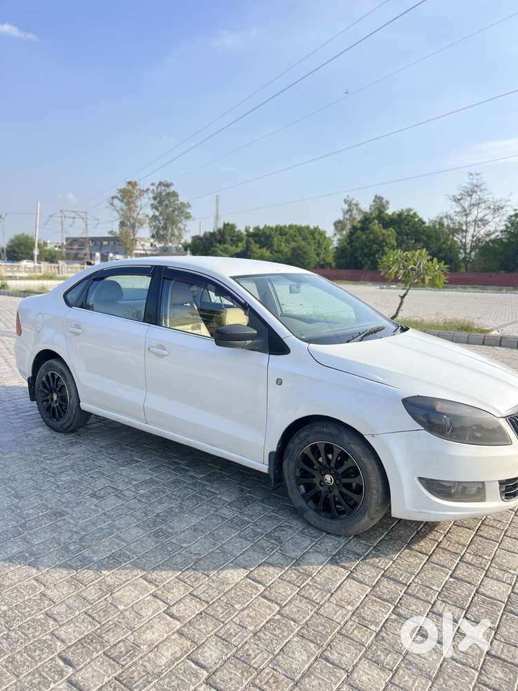 Skoda Rapid 2013-2016 1.5 Tdi At Ambition With Alloy Wheel, 2014, Di..