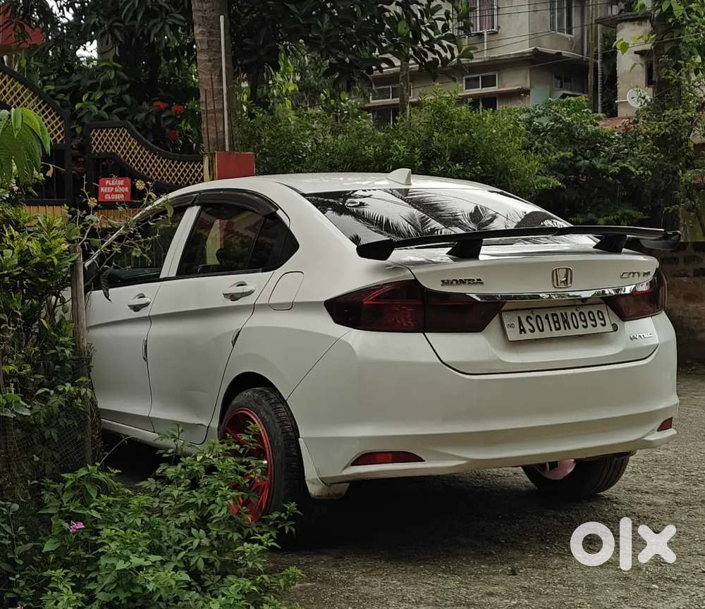 Tastefully Modified Honda City 1.5 Sv Petrol 2015