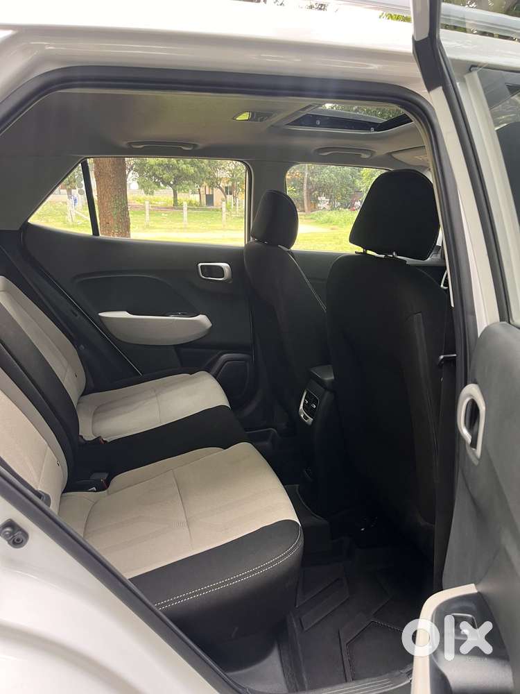 Hyundai Venue Sx (o) Mt 1.5 Diesel, 2024, Diesel