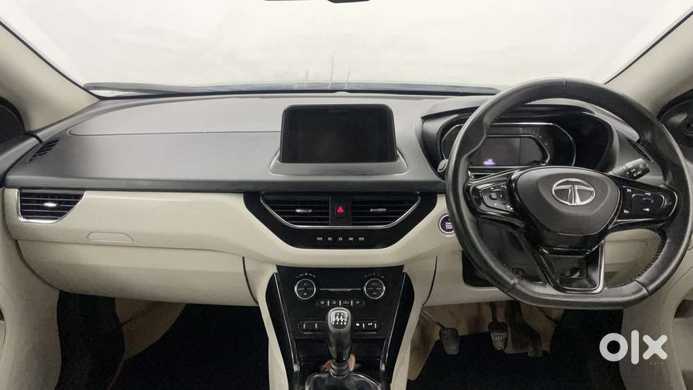 Tata Nexon 1.2 Revotron Xz Plus Premium Dual Tone, 2022, Petrol