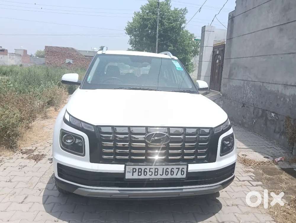 Hyundai Venue 2024 Petrol Good Condition