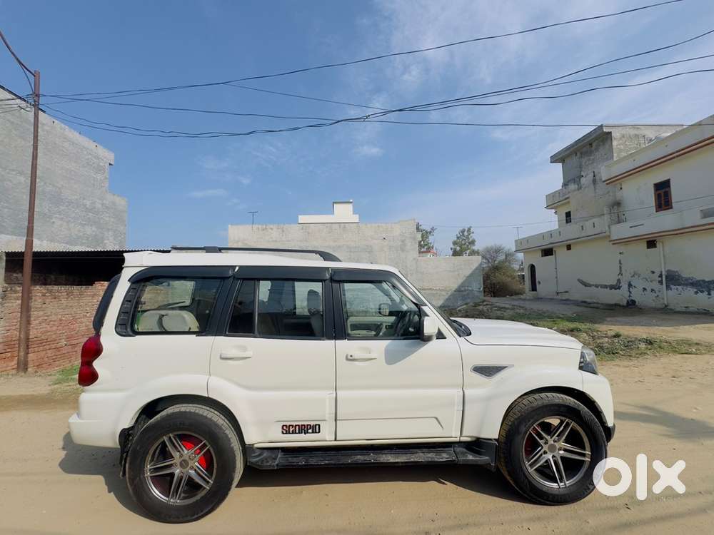 Mahindra Scorpio 2017 Diesel Manual
