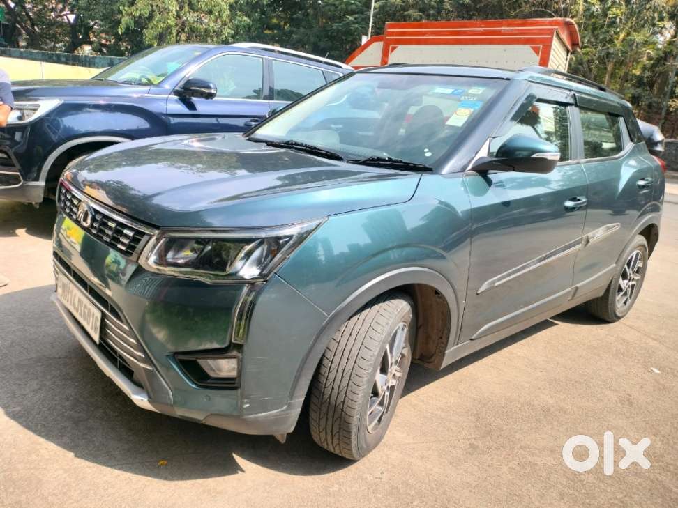 Mahindra Xuv300 1.2 W8 (o) Amt Petrol, 2022, Petrol