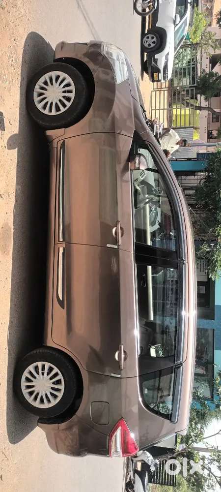 2012 Maruti Suzuki Ertiga. Company Service.. 4 New Apollo Tyresl