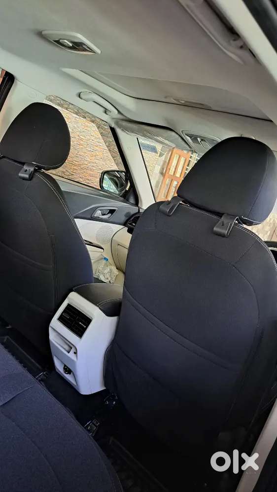 Mahindra Xuv 3xo Ax5l 2024
