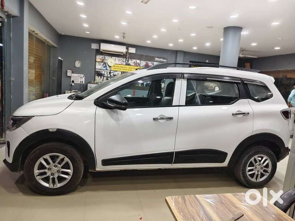 Renault Triber Rxl, 2023, Petrol