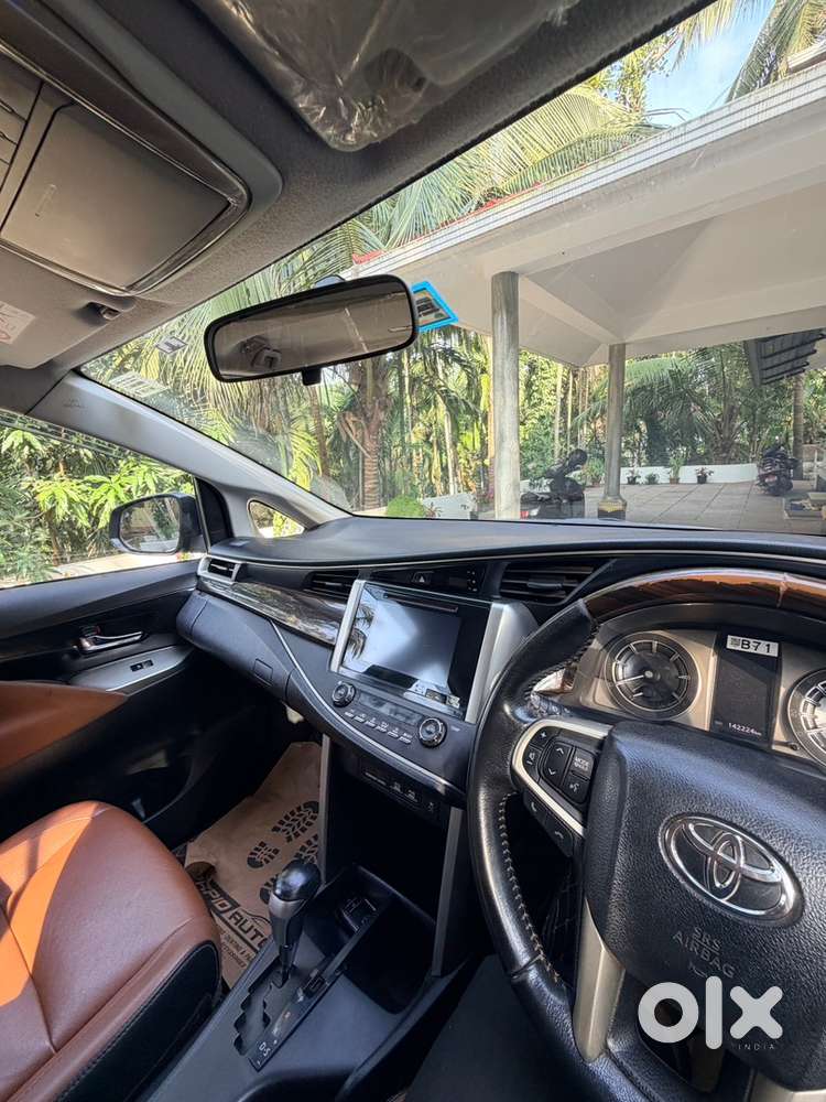 Toyota Innova Crysta 2.8 Z 2017