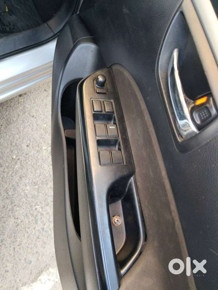 Maruti Suzuki Swift Vxi, 2015, Petrol