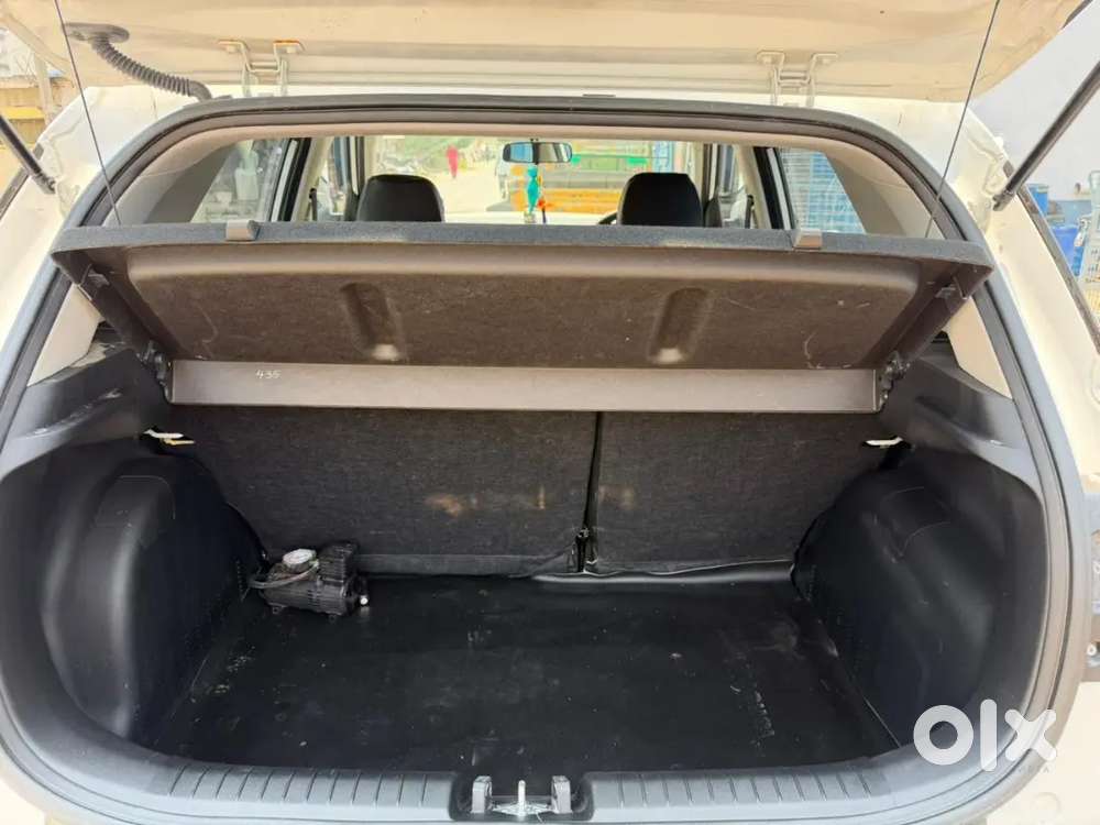 Hyundai Venue 2024 Petrol 11500 Km Driven