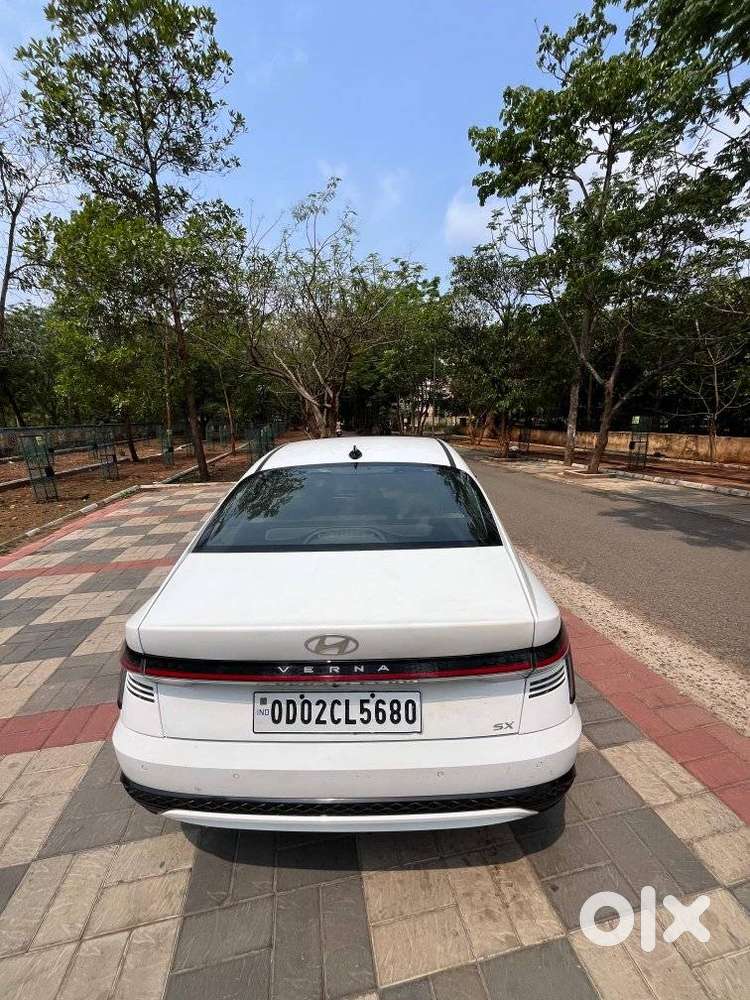 Hyundai Verna 1.5 Sx (o) Vtvt, 2023, Petrol