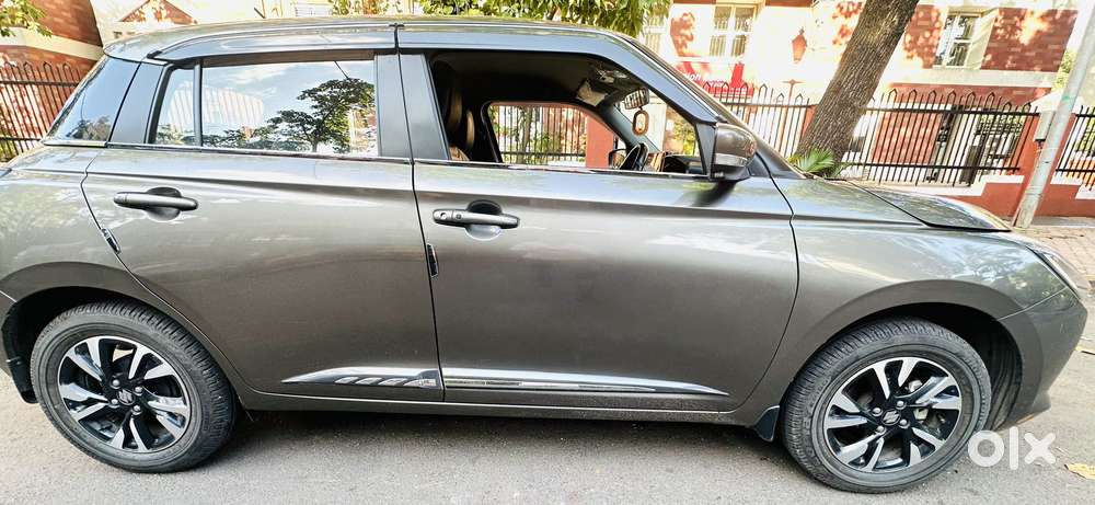 Maruti Suzuki Swift Zxi Plus Amt Dual Tone, 2025, Petrol