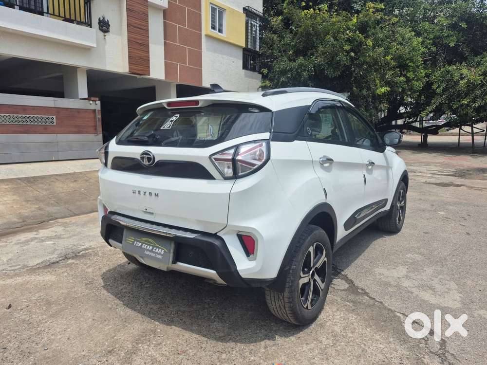 Tata Nexon 1.2 Revotron Xza Plus (l), 2023, Petrol