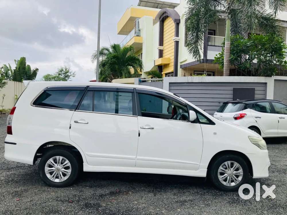 Toyota Innova 2.5 G (diesel) 7 Seater Bs Iv, 2015, Diesel