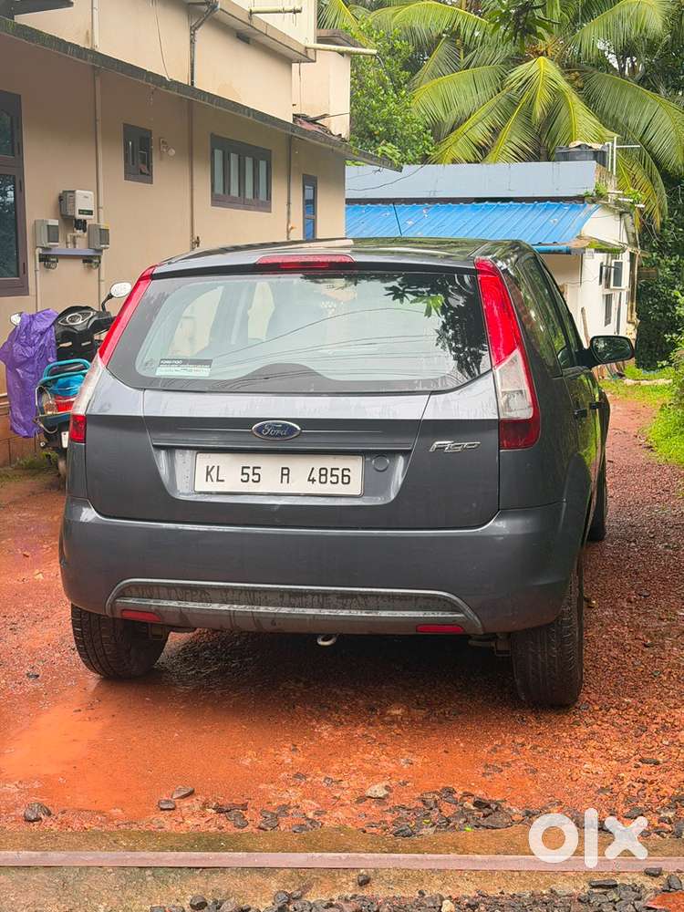Ford Figo Petrol 2015