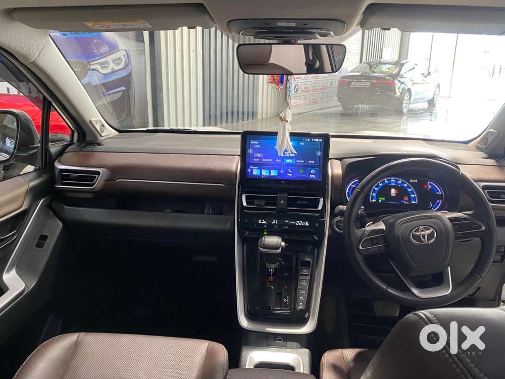 Toyota Innova Hycross 2.0 Zx Hybrid 7 Str, 2025, Petrol