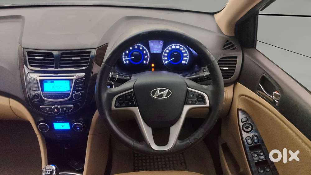 Hyundai Verna Fluidic 1.6 Vtvt Sx, 2013, Petrol