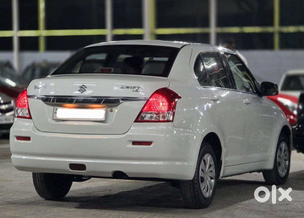 Maruti Suzuki Dzire 1.2 VXI, 2011, Petrol