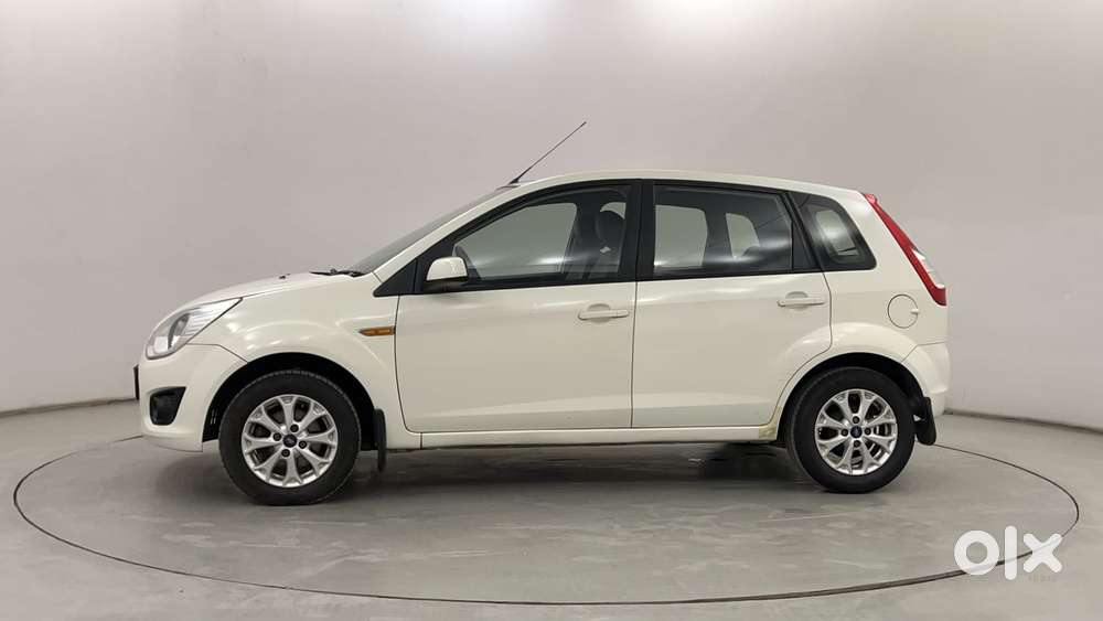 Ford Figo 2010-2012 Petrol Titanium, 2013, Petrol