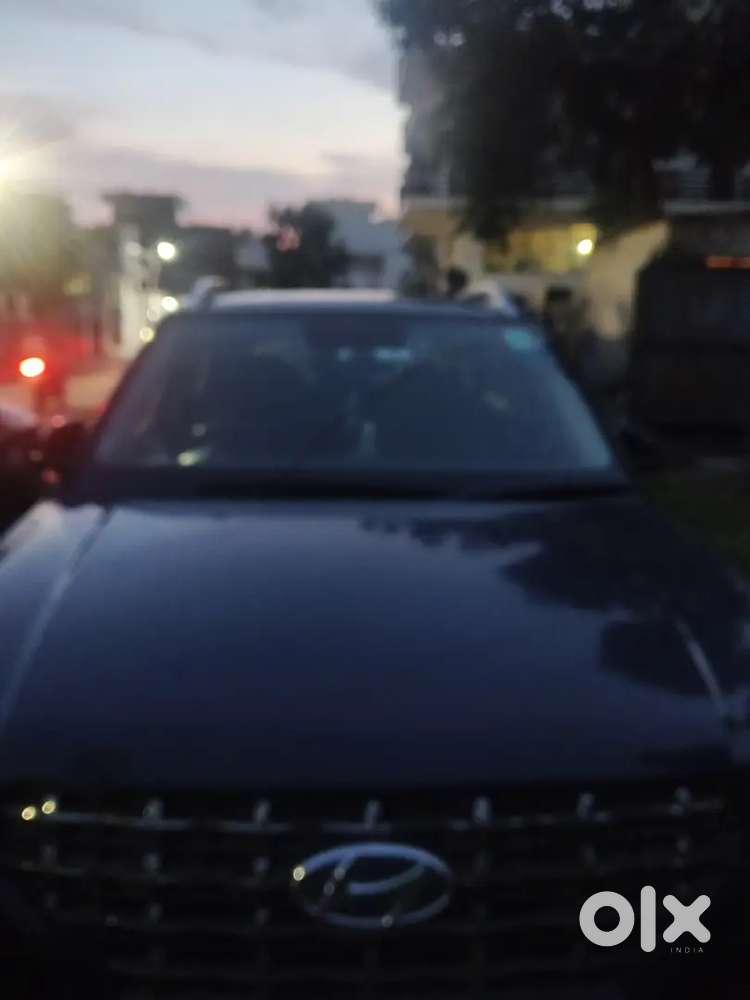 Hyundai Venue 2021 Petrol 68500 Km Driven