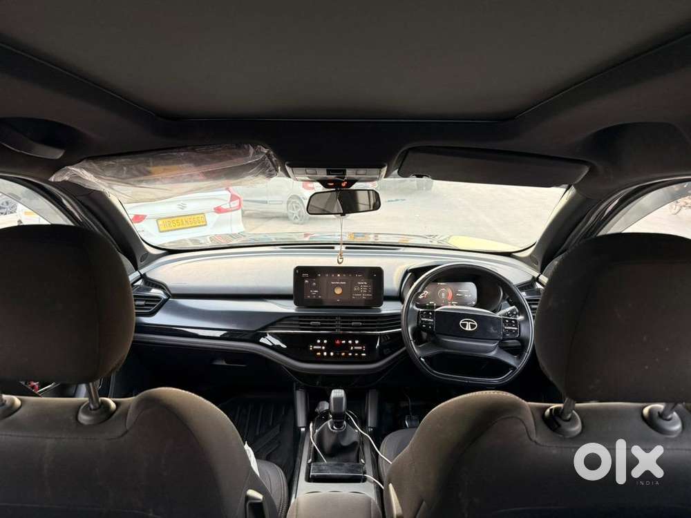 Tata Safari Pure Plus S Dark Editon 28 Dec 2024