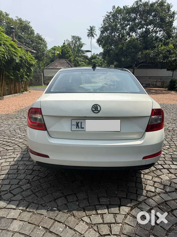 Skoda Octavia Diesel 2015 Km Driven 100000