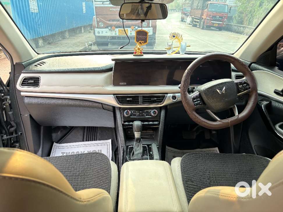 Mahindra Xuv700, 2025, Petrol