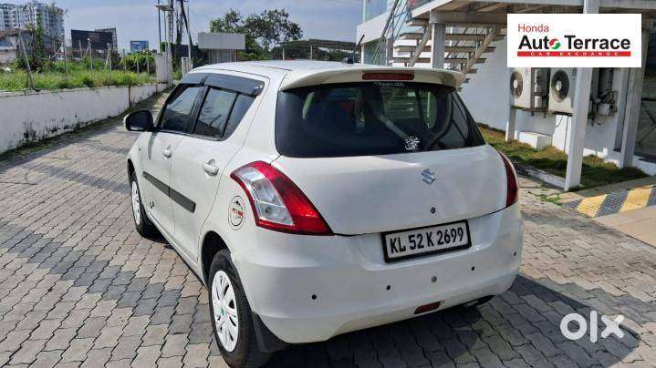 Maruti Suzuki Swift Vxi 1.2 Abs Bs-iv, 2016, Petrol