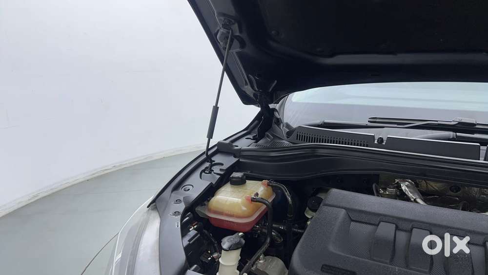 Mahindra Xuv700 2.2 Ax 5 Diesel At Str, 2023, Diesel
