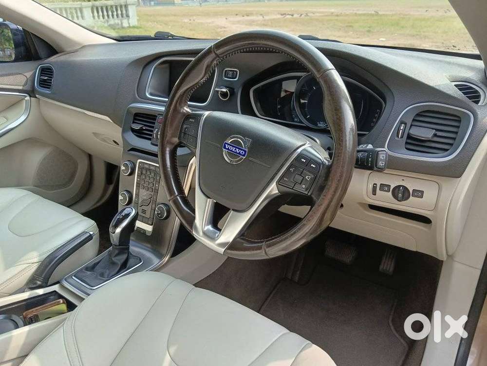 Volvo V40 Cross Country D3 Inscription, 2015, Diesel