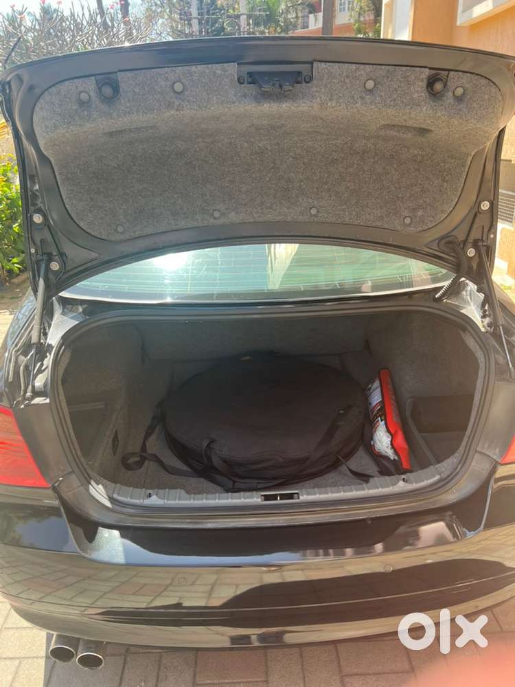 Beautiful Bmw 325i 6cylinder Petrol Automatic