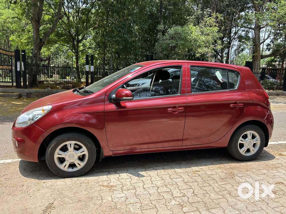 Hyundai I20 2009-2011 Asta, 2011, Petrol