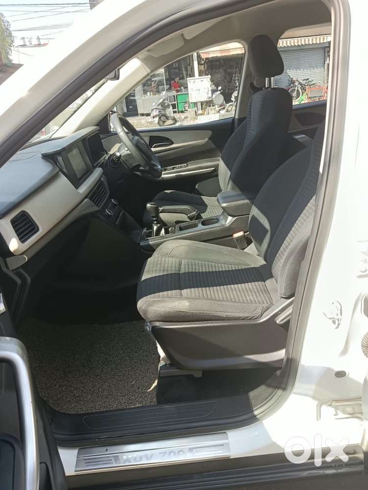 Mahindra Xuv700 Mx Diesel Mt 5 Str (e), 2023, Diesel