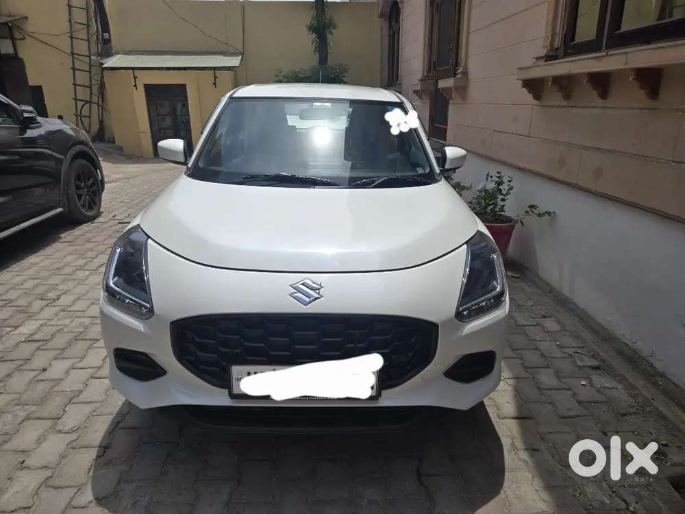 Maruti Suzuki Swift 2025 Petrol 14000 Km Driven