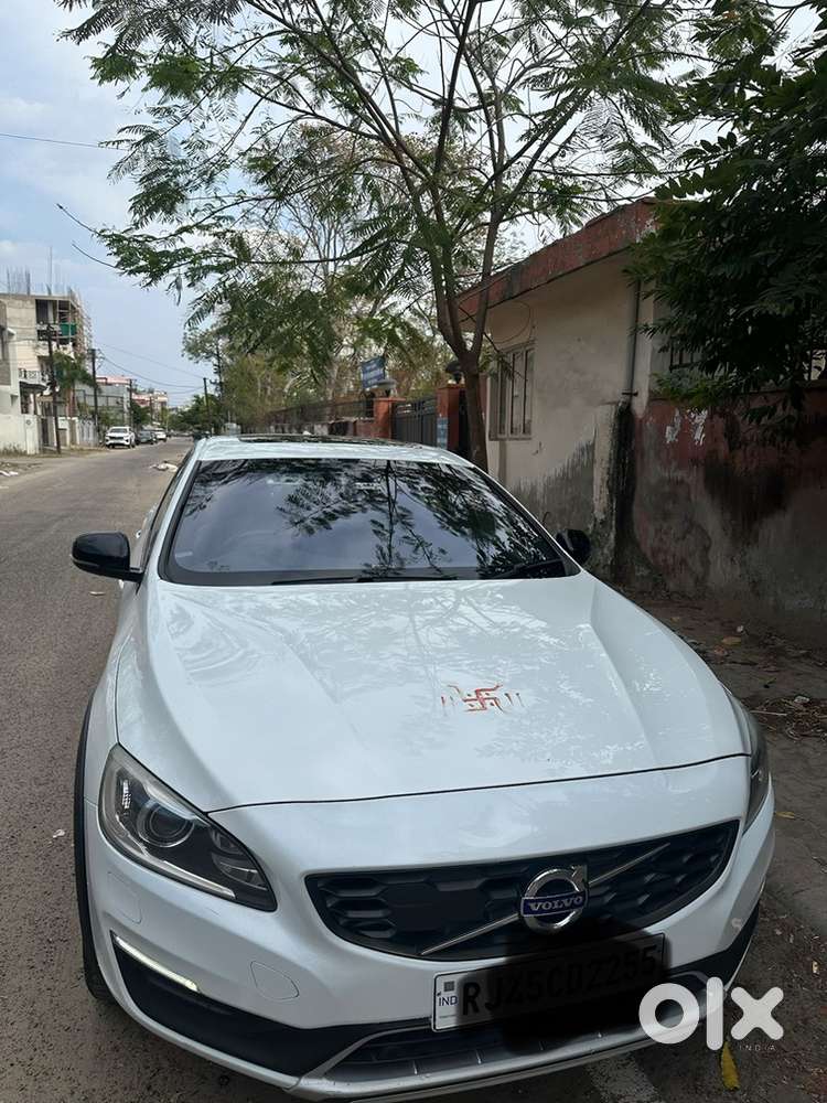 Volvo S60 Cross Country 2017 Diesel Well Maintained
