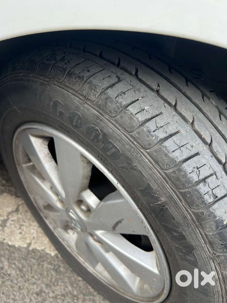Hyundai Xcent Petrol Manual 2014