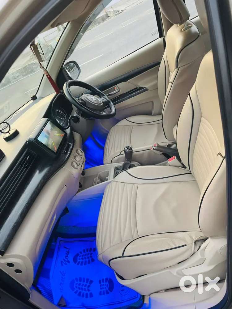 Maruti Suzuki Ertiga 2023 Vxi Cng
