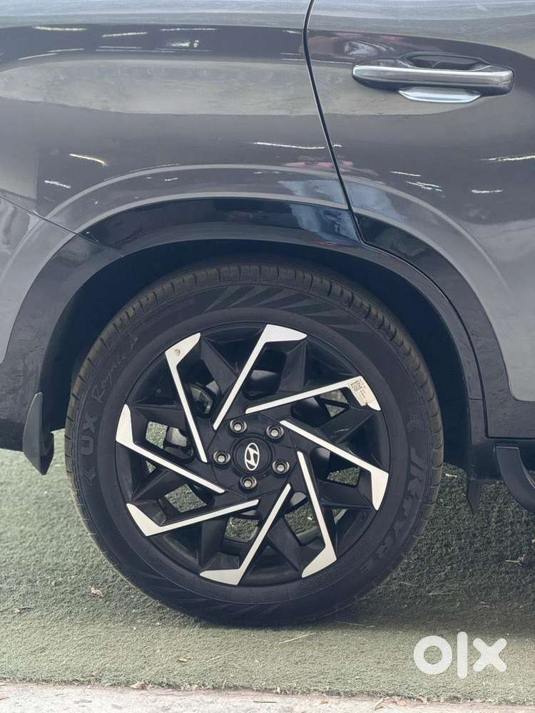 Hyundai Alcazar Platinum, 2025, Petrol