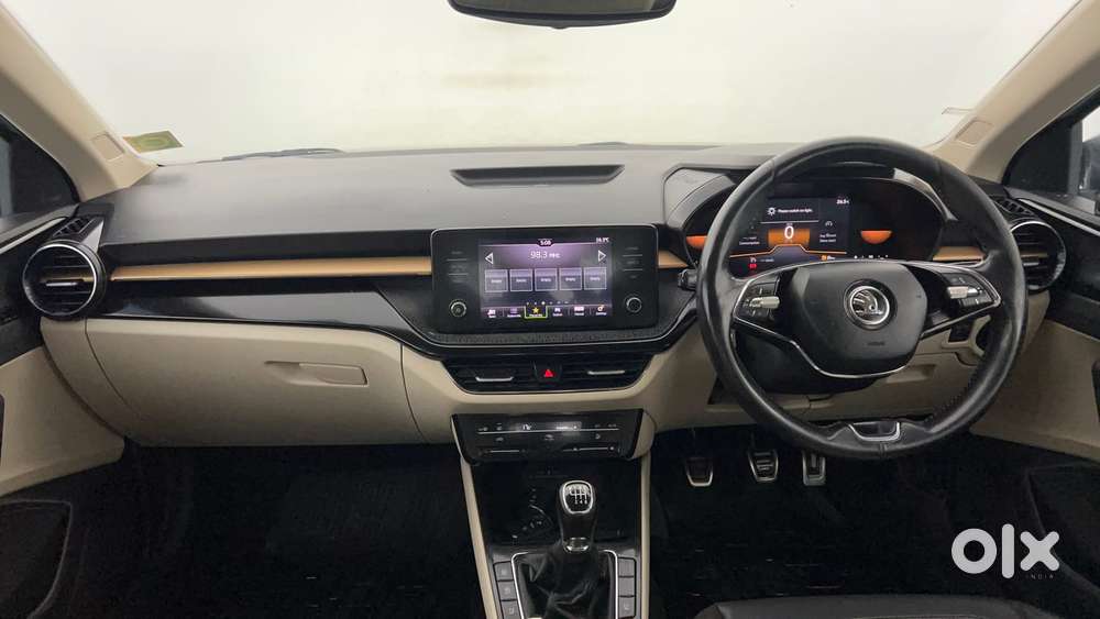 Skoda Slavia Style 1.0l Tsi Mt, 2022, Petrol