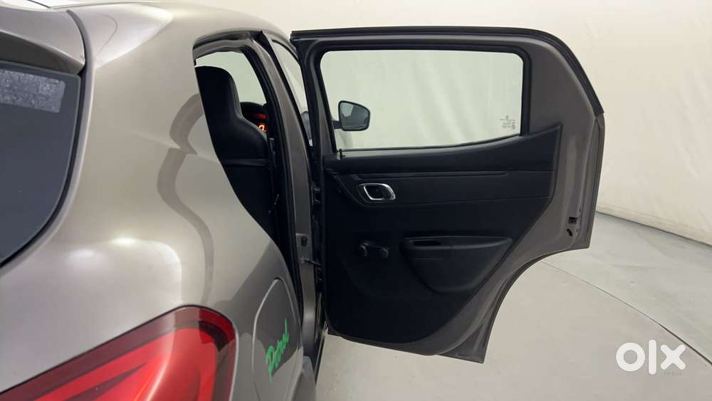 Renault Kwid 2019-ongoing 1.0 Rxt Amt (o), 2018, Petrol