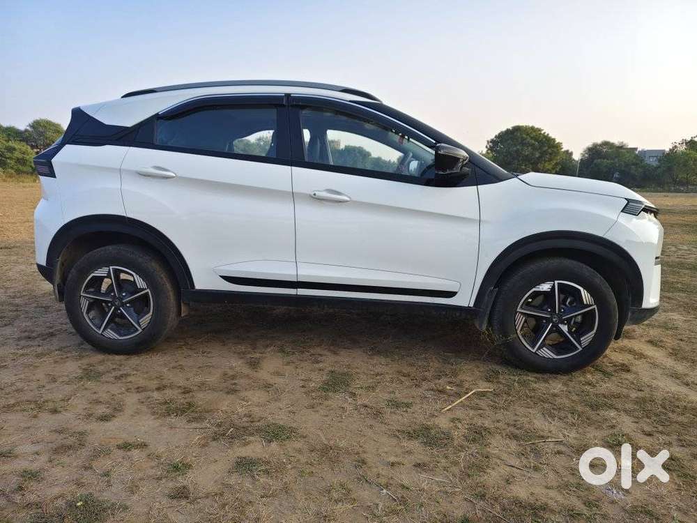 Tata Nexon Fearless Plus Purple 1.5 Revotorq Diesel 6amt Dual Tone, ..
