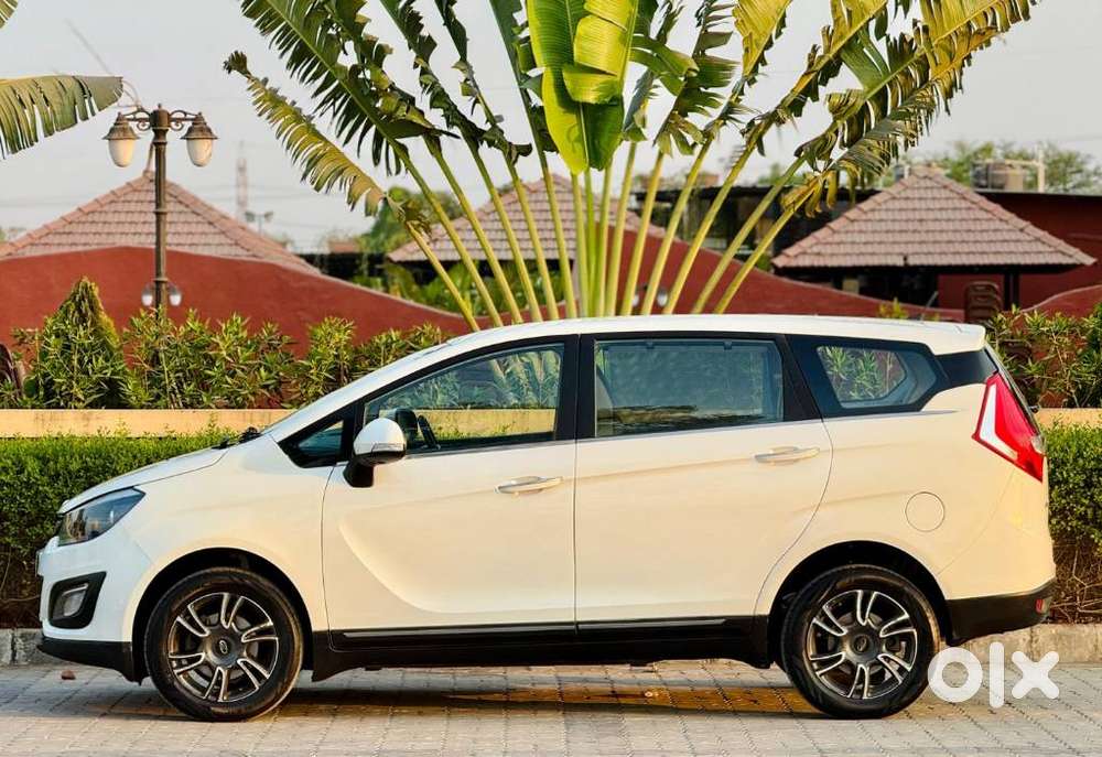 Mahindra Marazzo M8, 2018, Diesel