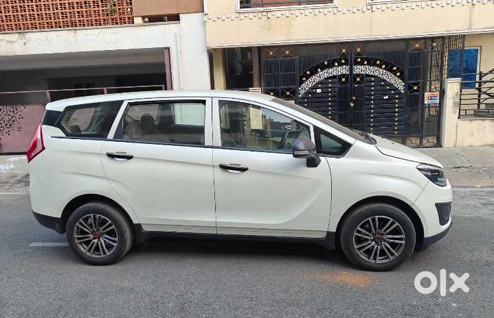 Mahindra Marazzo