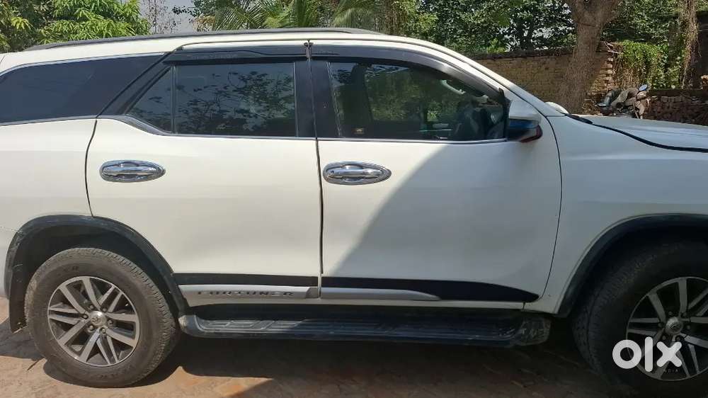 Toyota Fortuner 2018 Diesel 150000 Km Driven