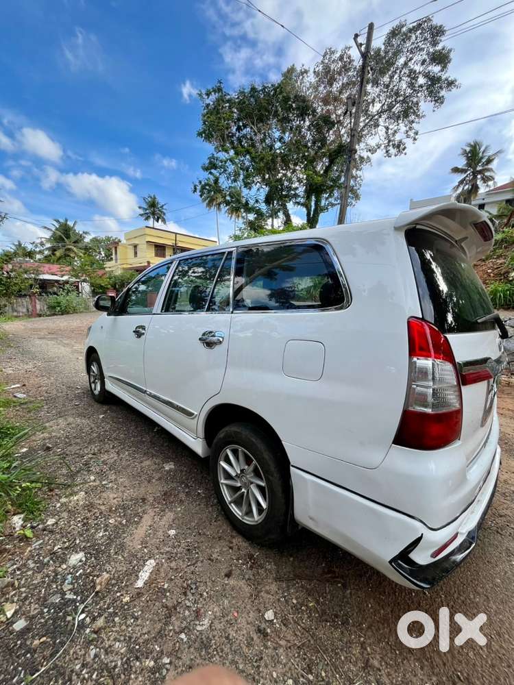 Toyota Innova 2.5gx (7s) 2013
